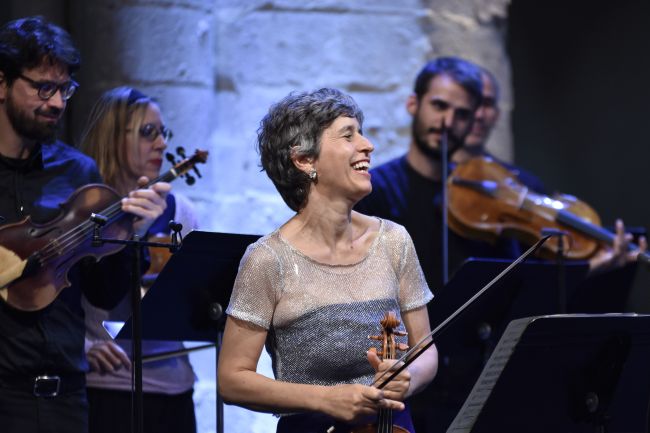 Académie d’Ambronay :  un orchestre d’apprentissage sous la direction d’Amandine Beyer